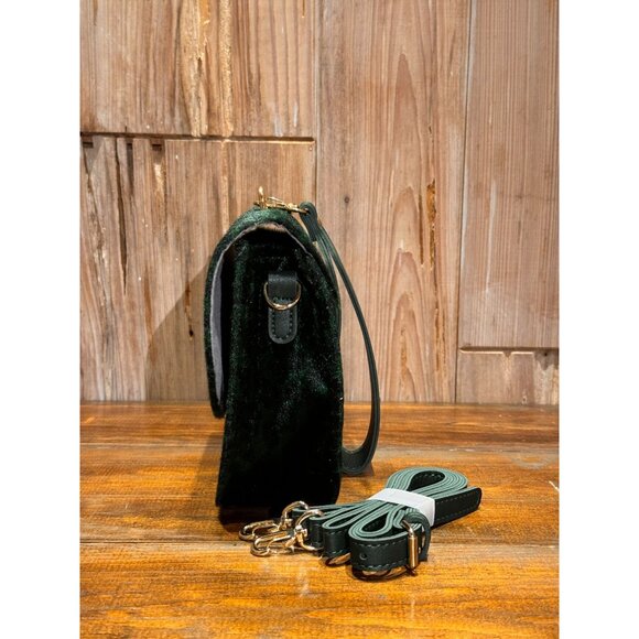 Vintage-Inspired Green Faux Leopard Fur Satchel Shoulder Bag With Gold Turn Lock - Picture 8 of 9